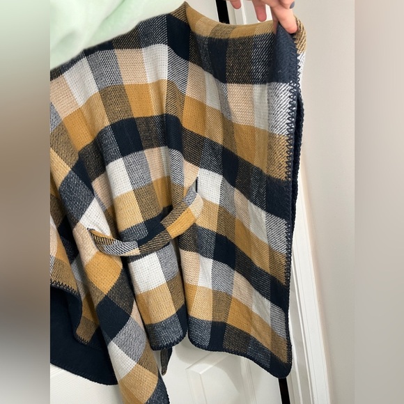 Ann Taylor Factory Plaid Poncho in Mustard and Black - Picture 10 of 10